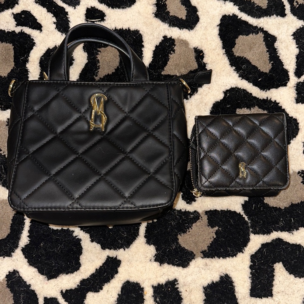Small Steve Madden Quilted Purse with matching wallet
